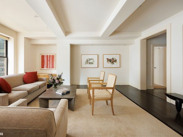 40 East 61st Street 8A, New York NY 10065
