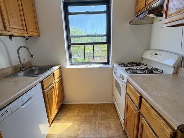 47-34 217th Street 3A, Queens NY 11361
