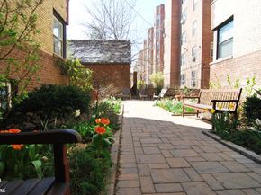 85-10 34th Avenue 421, Queens NY 11372