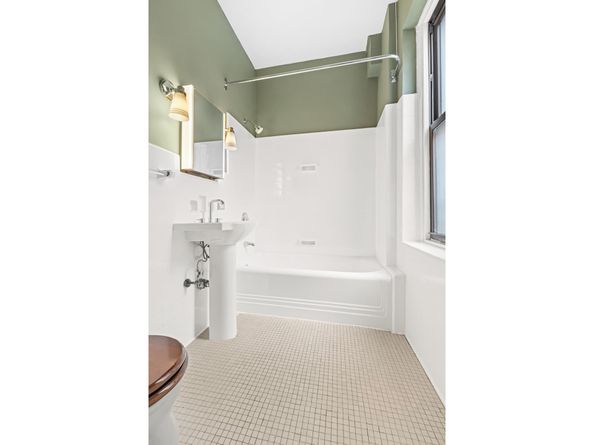 340 West 86th Street 11C, New York NY 10024