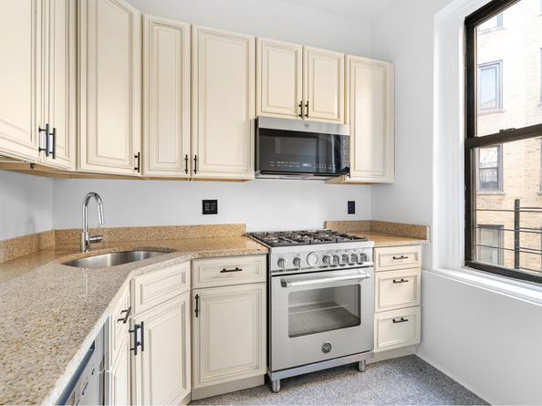 340 West 86th Street 11C, New York NY 10024