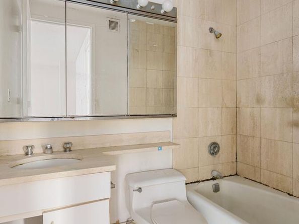 250 South End Avenue 5D, New York NY 10280