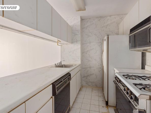 250 South End Avenue 5D, New York NY 10280