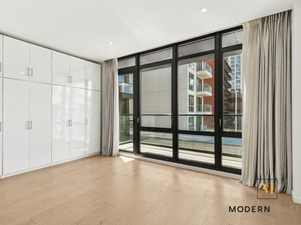 24-12 42nd Road 4A, Queens NY 11101