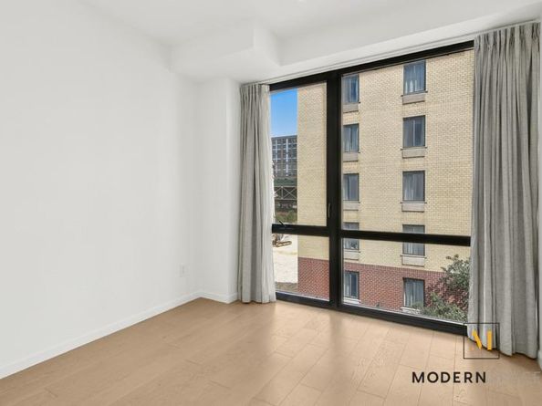 24-12 42nd Road 4A, Queens NY 11101