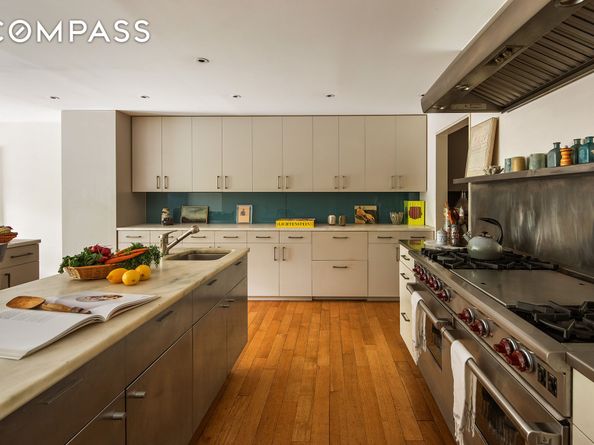 12 Sidney Place, Brooklyn NY 11201