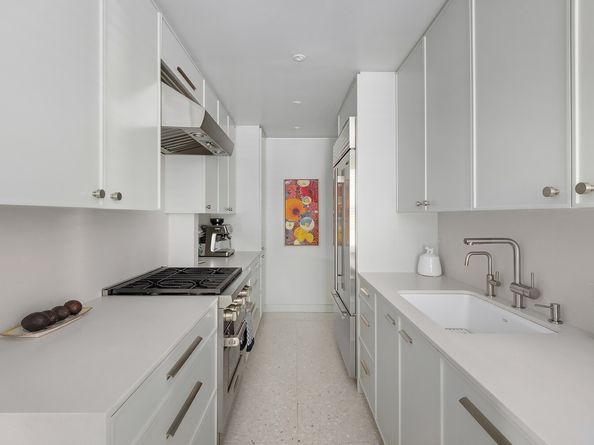 419 East 57th Street 2D, New York NY 10022