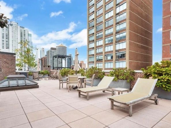 419 East 57th Street 2D, New York NY 10022