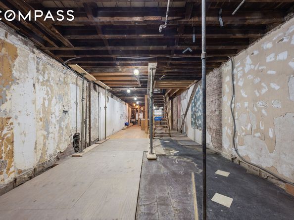 38 East 73rd Street, New York NY 10021