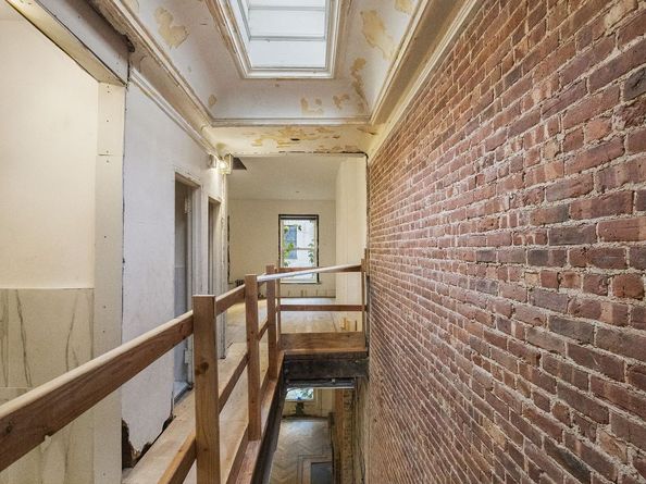 38 East 73rd Street, New York NY 10021