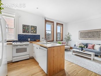 10 Montgomery Place