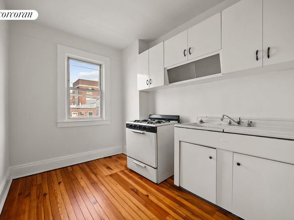 79-31 68th Road, Queens NY 11379