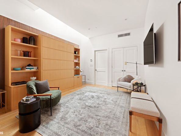 7 East 17th Street PHS, New York NY 10003