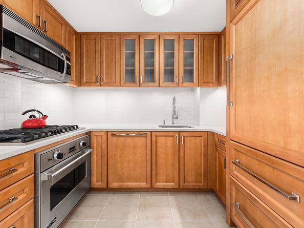 205 East 85th Street 11A, New York NY 10028