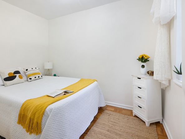 320 East 35th Street 2D, New York NY 10016
