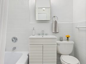 320 East 35th Street 2D, New York NY 10016
