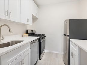 320 East 35th Street 2D, New York NY 10016