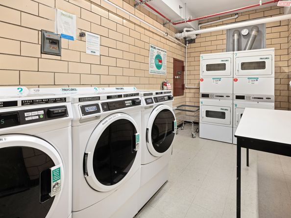 320 East 35th Street 2D, New York NY 10016