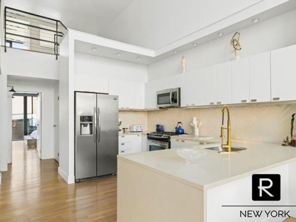 364 Myrtle Avenue 2B, Brooklyn NY 11205