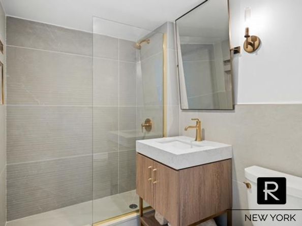 364 Myrtle Avenue 2B, Brooklyn NY 11205