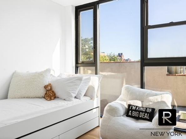 364 Myrtle Avenue 2B, Brooklyn NY 11205