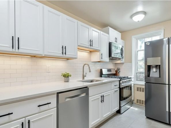 140-18 Burden Crescent 611, Queens NY 11435