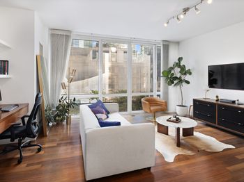 10 West End Avenue