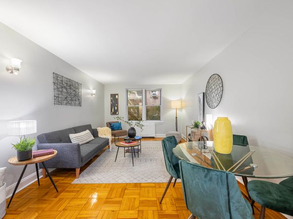 143 Bennett Avenue 1J, New York NY 10040