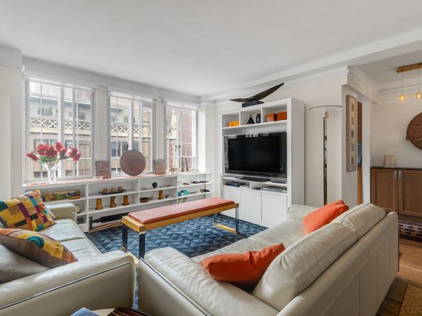 321 East 43rd Street 1009, New York NY 10017