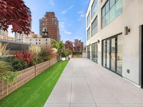 427 East 90th Street PENTHOUSE9, New York NY 10128