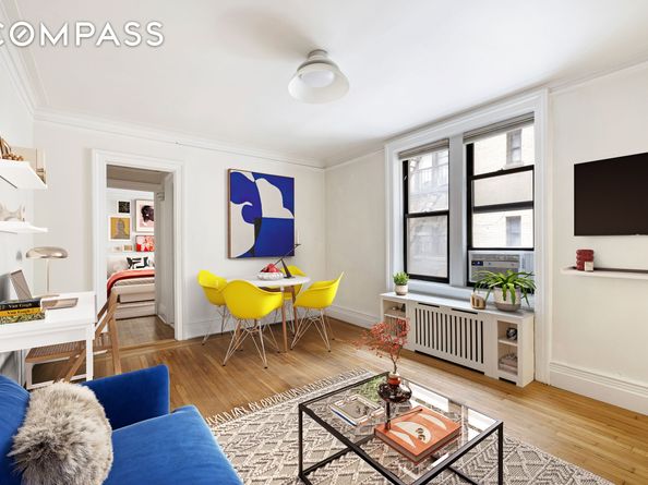 319 West 18th Street 2I, New York NY 10011