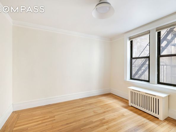 319 West 18th Street 2I, New York NY 10011