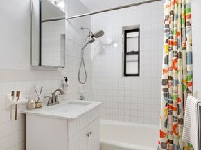 319 West 18th Street 2I, New York NY 10011