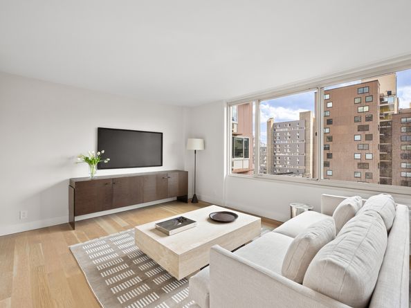555 Main Street 801, New York NY 10044