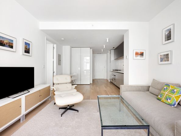 545 West 48th Street 404S, New York NY 10036