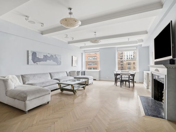 1040 Park Avenue 8E, New York NY 10028