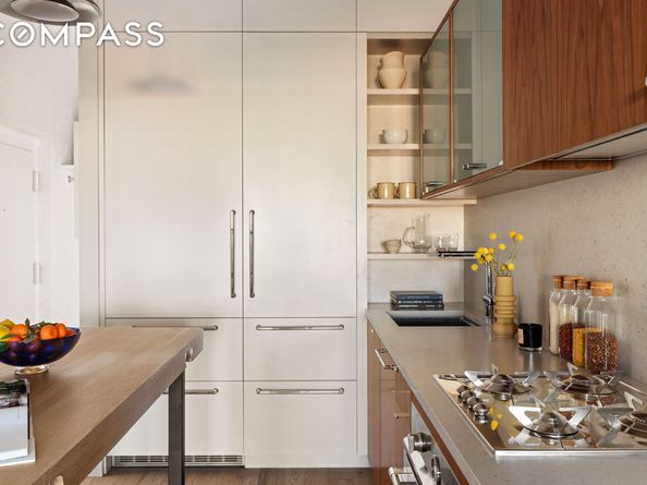 300 East 4th Street 5A, New York NY 10009