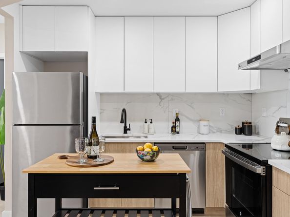 26-15 4th Street 11A, Queens NY 11102