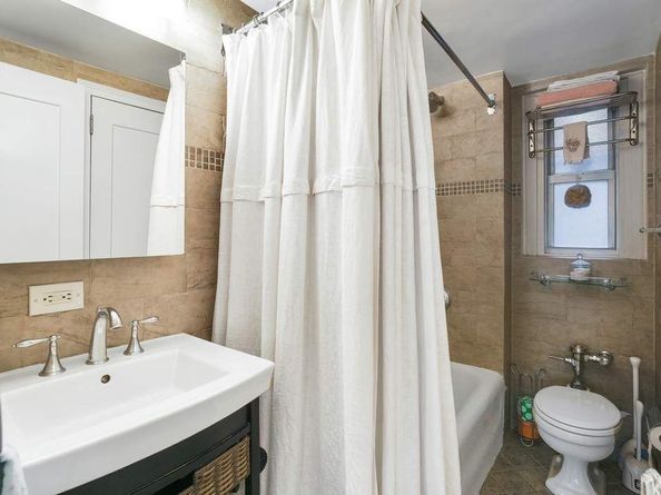 321 East 43rd Street 308, New York NY 10017