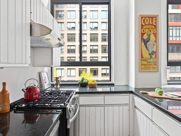 348 West 38th Street 9E, New York NY 10018