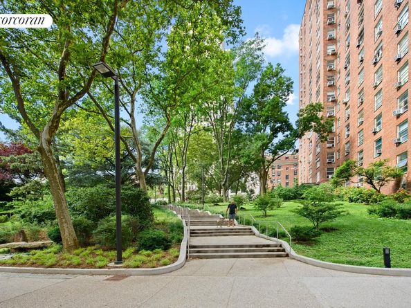 100 La Salle Street 8C, New York NY 10027