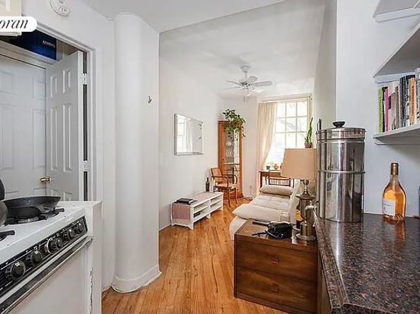 517 East 77th Street 1M, New York NY 10021