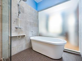 27-28 Thomson Avenue 804, Queens NY 11101