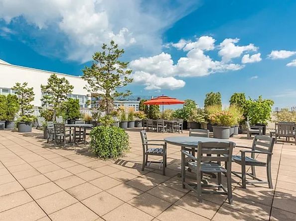 27-28 Thomson Avenue 804, Queens NY 11101