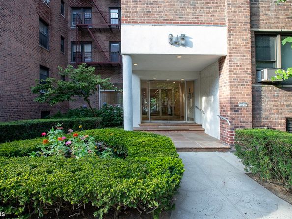 645 West 239th Street 6C, Bronx NY 10463