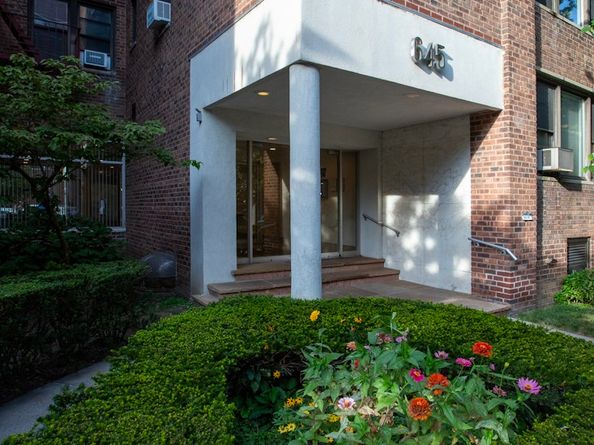 645 West 239th Street 6C, Bronx NY 10463