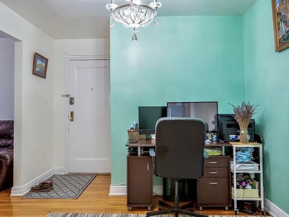 140-21 Burden Crescent 508, Queens NY 11435