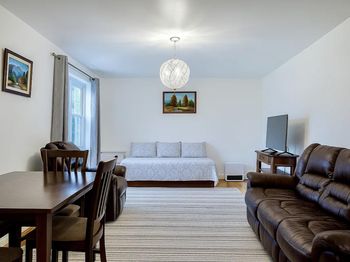 140-21 Burden Crescent