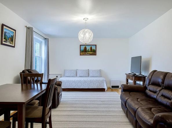 140-21 Burden Crescent 508, Queens NY 11435