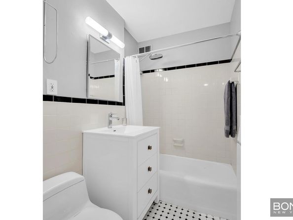 201 West 21st Street 5A, New York NY 10011